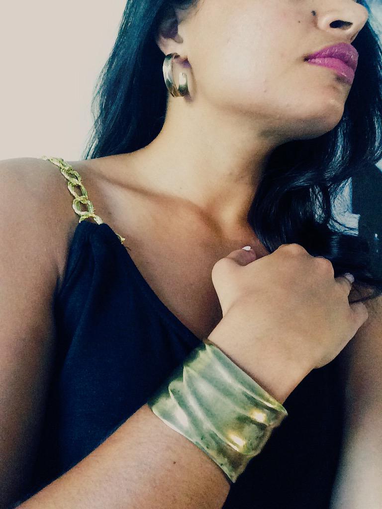 TraceyLange's tweet photo. Gold cuff and earrings from @migliojewellery adding the right amount of glam for the @Heart1049FM #AfterWorkNetwork http://t.co/ryQxg7JLrB
