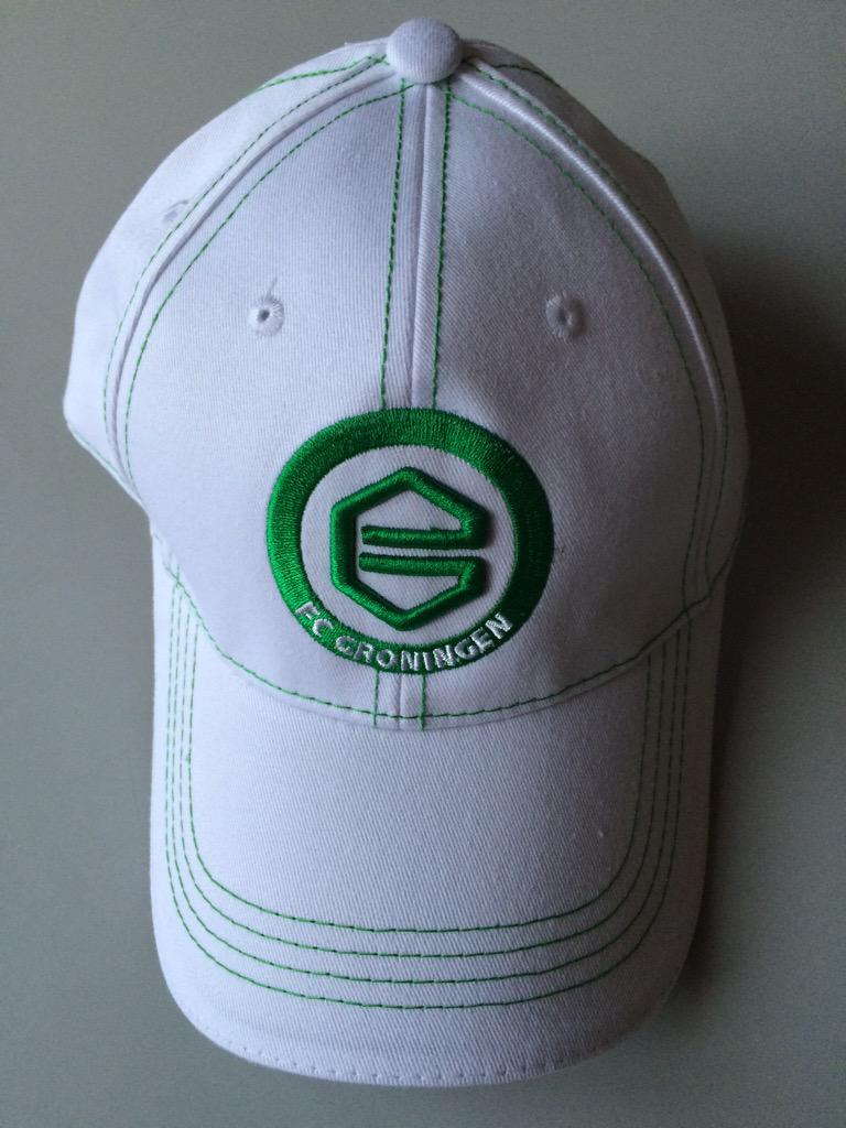 FCGOnline's tweet photo. Deze pet winnen? Zondag verloten we deze pet onder alle volgers die dit retweeten! #fcgroningen @essent http://t.co/Y8YsJATv7q
