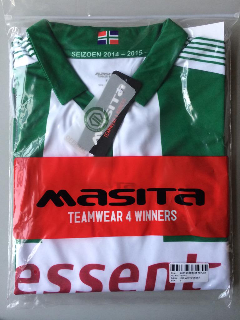 FCGOnline's tweet photo. Dit FC Groningen thuisshirt winnen? Zondag verloten we dit shirt onder alle volgers die dit retweeten! @essent http://t.co/qdeXz1cAXY