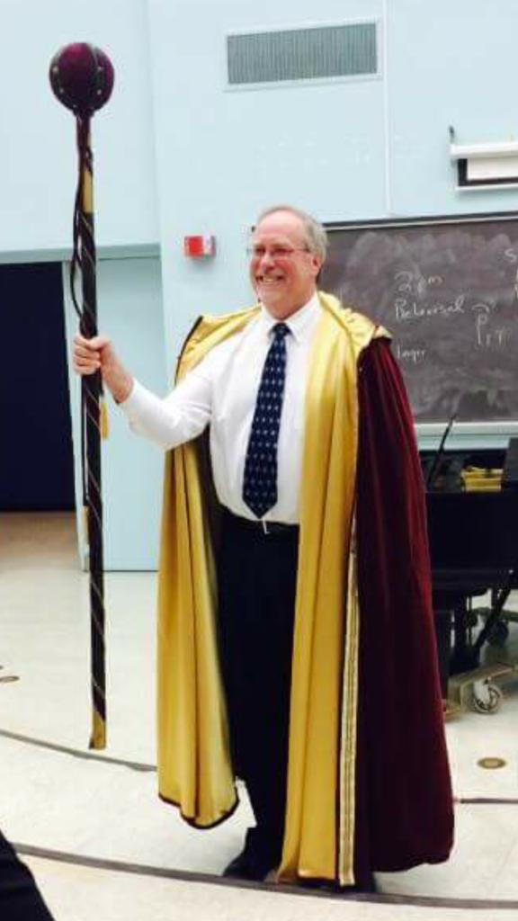 AlmquistSays's tweet photo. Come hear Concert Choir sing at the Investiture of President Davies today at 2pm in Lovett! http://t.co/NkSeuliJmz