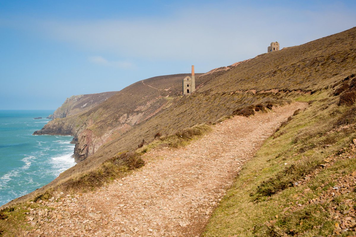 TelegraphTravel's tweet photo. Starting to plan a summer surf holiday? Here's our #cornwall travel guide http://t.co/KjcO8Bd2kl http://t.co/H9wiQH0sfi