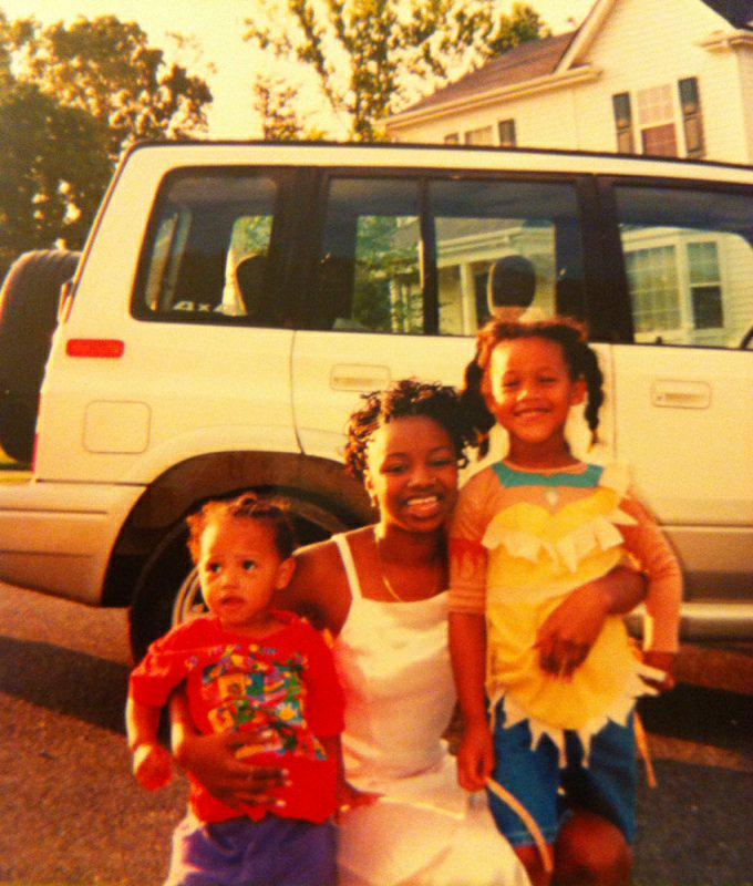 _adrienneeeeee's tweet photo. #NationalSiblingsDay #weremissingafew http://t.co/BKkpZ9f9Lf