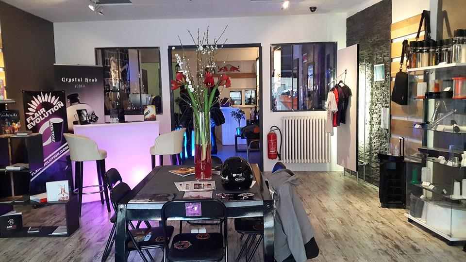 FLRobbie's tweet image. FLAIREVOLUTION
voici notre nouvel espace centre de formation Multidisciplinaire
BARISTA MIXOLOGY FLAIR