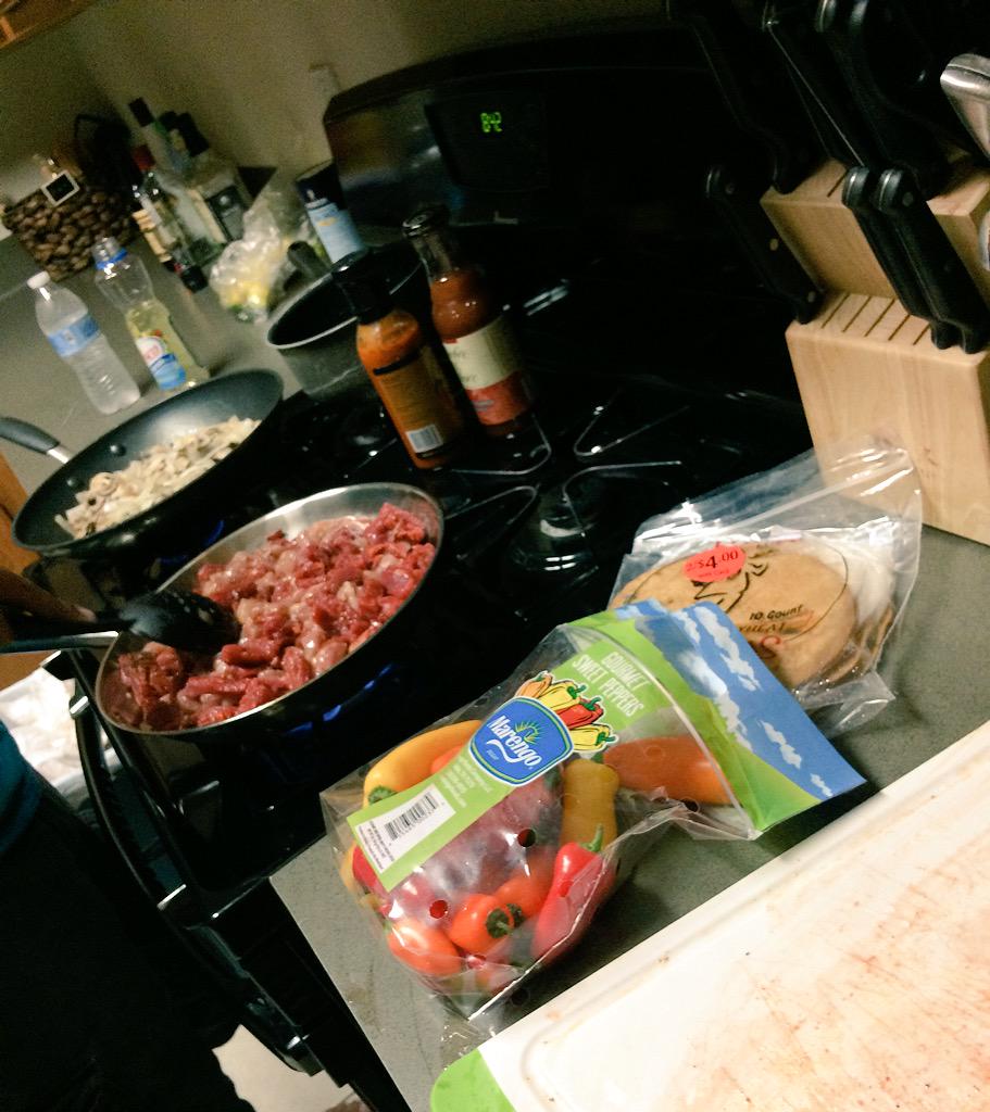 usernamecaleb's tweet photo. When I get High AF this is what happens. #icook #chefCaleb http://t.co/lOhNHNghQe