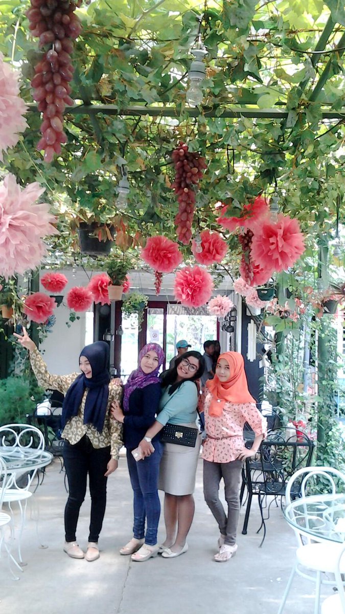 ikadhiana's tweet photo. @TonightShow_NET #TNSsahabat http://t.co/ZU9lehC3oC