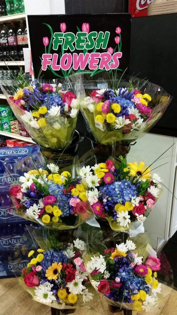 CiceroMarket's tweet photo. These came in today!  #justsayin #freshflowers http://t.co/awGGUUishT