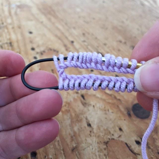 websyarn's tweet image. Are you a #MagicLoop fan? Here are some tips @millamia.   ow.ly/Lgo0G