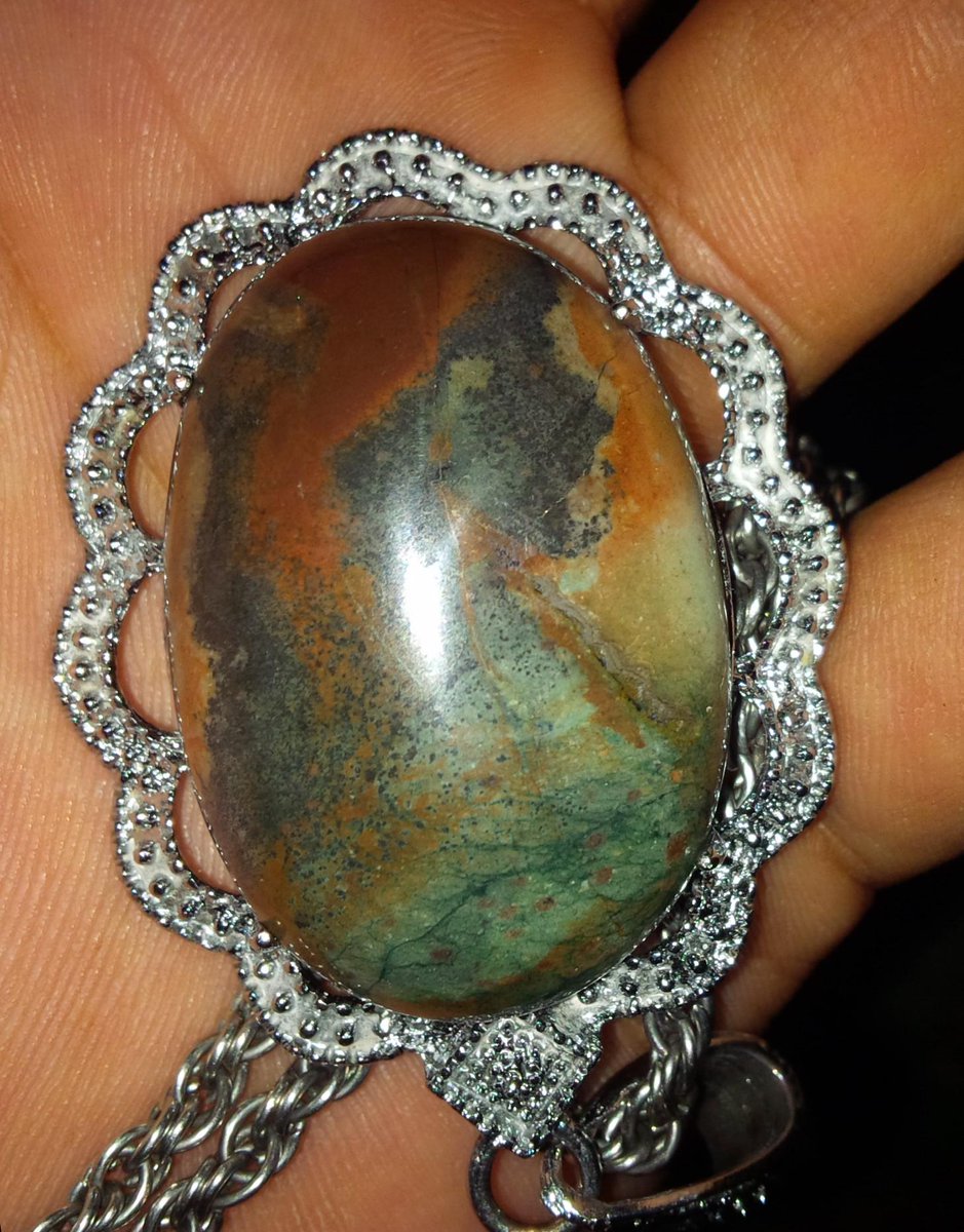 Batu Gambar " Wajah wanita sisi samping "