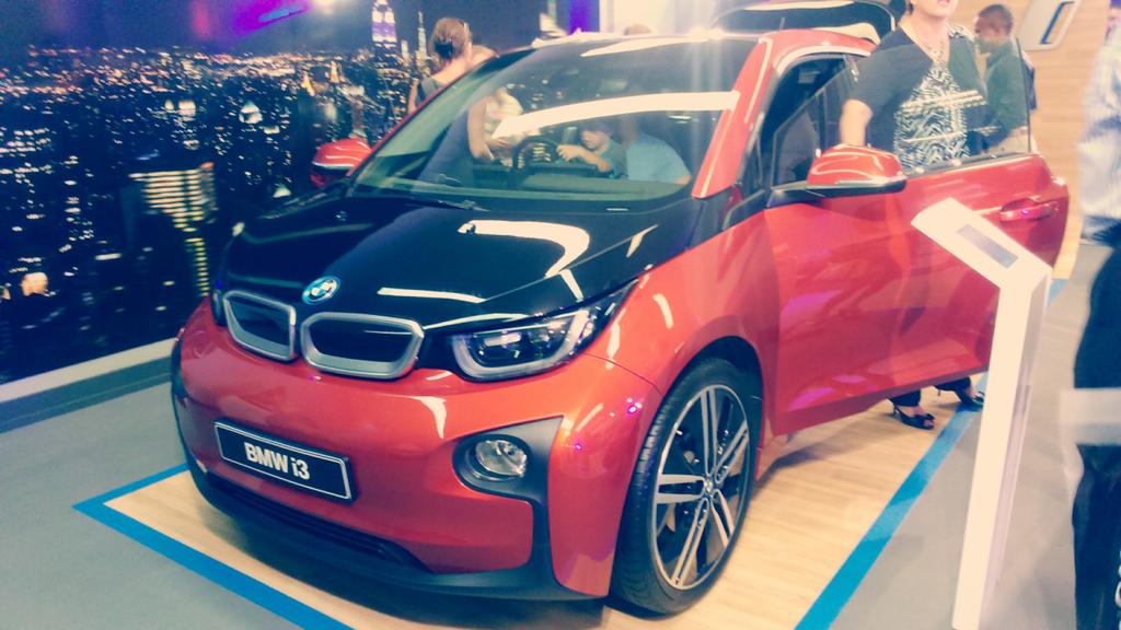 fantastiqmrtim's tweet photo. Once not very often you look thru a mirror and see all the possibilities of the future #BornElectric @BMW_SA #BMWi3 http://t.co/TOpL5EZvo3