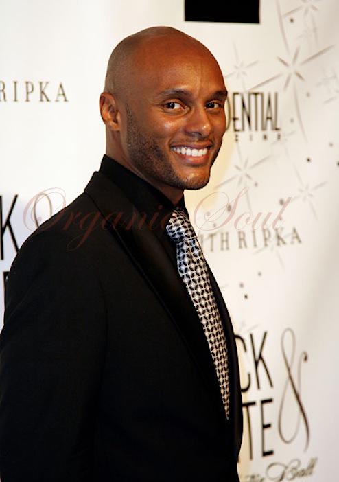 Happy Birthday from Organic Soul Singer Kenny Lattimore is 45 
 