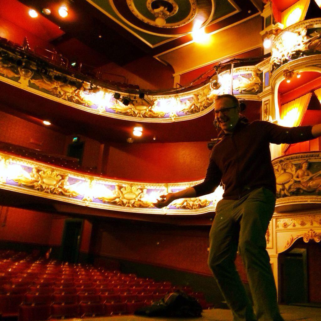 ChrisPizzey's tweet photo. Fantastic show in a stunning theatre!! @CreweLyceum @socheshire @CreweChronicle @realbasilbrush #mrstephen http://t.co/WNTujFidX4