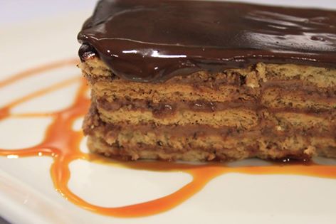riceandtapas's tweet photo. Exquisita tarta de galletas, saliendo de cocina para endulzar las veladas de los "tapeantes" del viernes noche!. :) http://t.co/ugj8TxQjGX