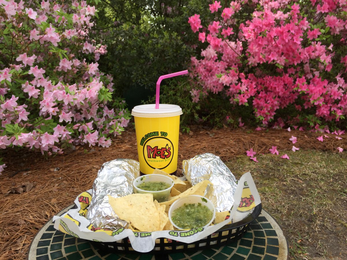 Moes_Augusta's tweet photo. Watch @bubbawatson tee off @ 12:42! If #burritoweek wins him #Masters2015, we give $20k to @GAChildrens! @jimmyfallon http://t.co/3bXvU9WtYv