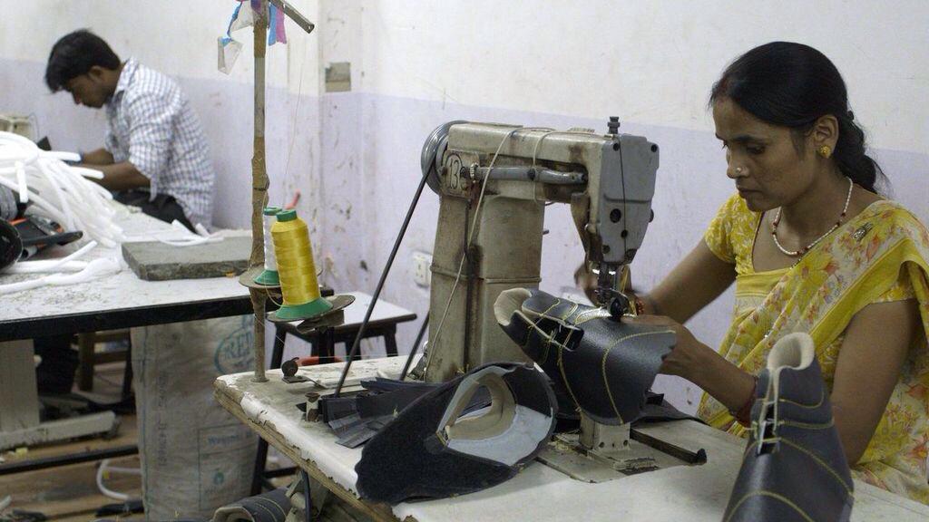 truecostmovie's tweet photo. “I pity the man who wants a coat so cheap that the man who produces the cloth starves in the process”-Ben Harrison http://t.co/LHWmsiKGGe