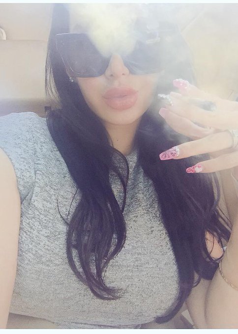 Morning #wakeBake http://t.co/09tYVqjOgf