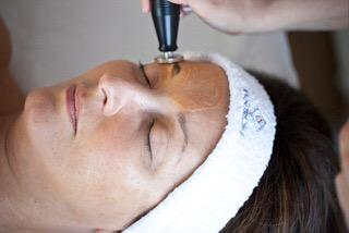 VerulamiumSpa's tweet photo. No need for Botox Environ DF machine does the work for you! 20%off your first session! Contact the Spa for more info http://t.co/51FU5uqSEA