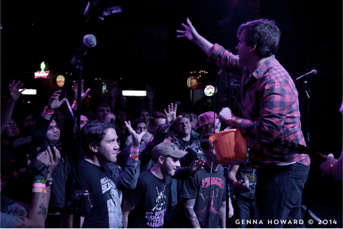 thefestfl's tweet photo. #FESTBackFriday @NGHTBRDS tossing candy to the crowd at 8 seconds! π π π http://t.co/H8ZUP1YuG7