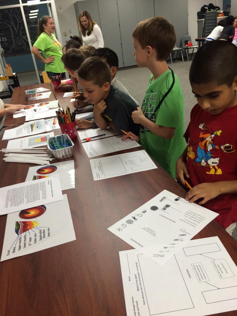gabbyyy_Proc's tweet photo. Ranger Science going on at #wcerangers. So many fun &amp; exciting activities for my friends!! #LoveMySchoolDay http://t.co/o4kREfzdak