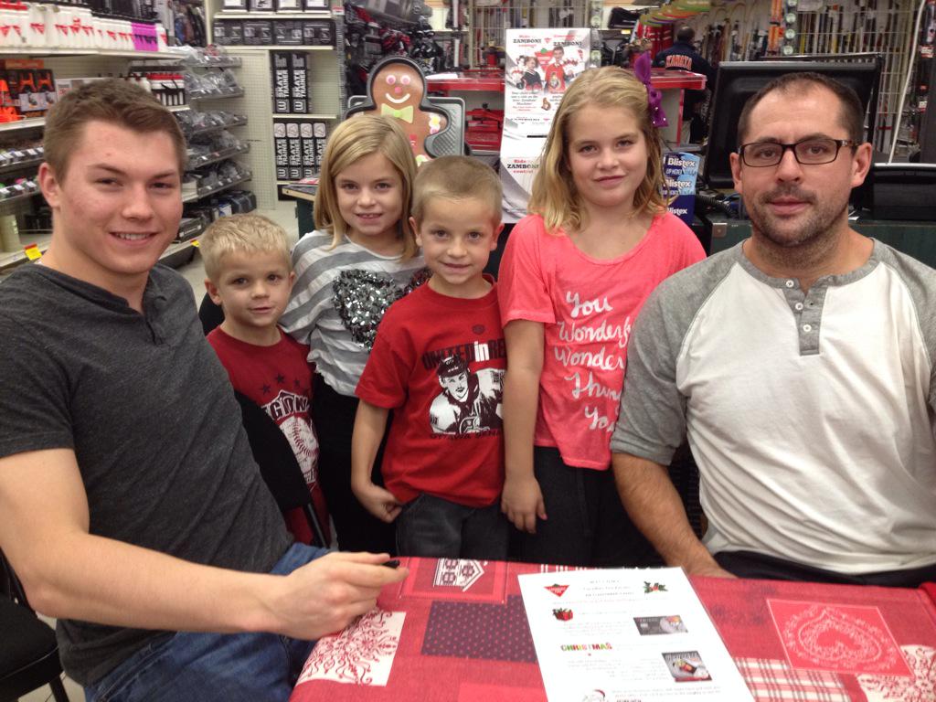 SCHSCOOP's tweet photo. @CurtisLazar95 @JeananneGil cam's the little one #1fan#truebeliever http://t.co/145hTq9y2r