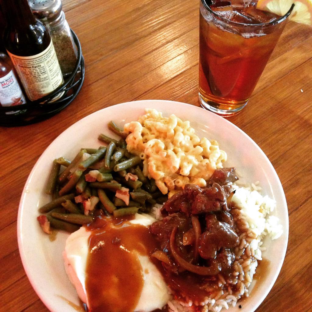 RGreyUA's tweet photo. Join us for lunch and try our blue plate special! You choice of meat, 3 vegetables, and a drink for $8!! http://t.co/pcZblzzwPf