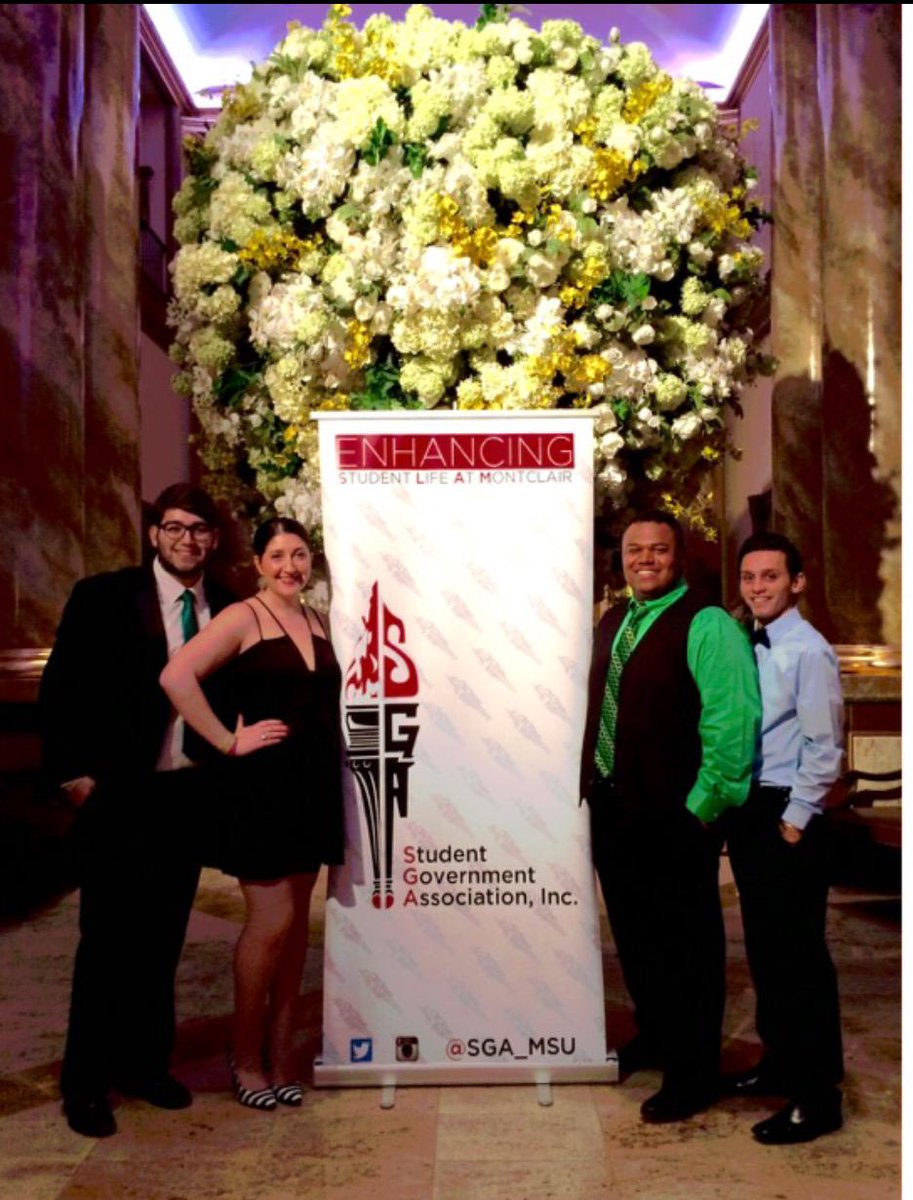 RajhonLw's tweet image. Present President and treasurer and the future! That arrange was awesome. #bash2015