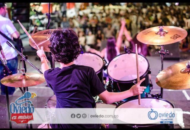TMCmusicompany's tweet photo. Acompáña a nuestros tres grupos @themusikompany en @OviedoCC en el festival oviedo es música 2015 el 17 y 18 de abril http://t.co/oN6REFpu9Z