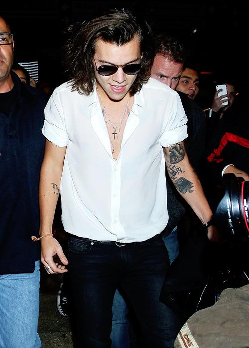 ... I may have forgotten my password for my old account, but not new, but new account. So, give a lad a RT?