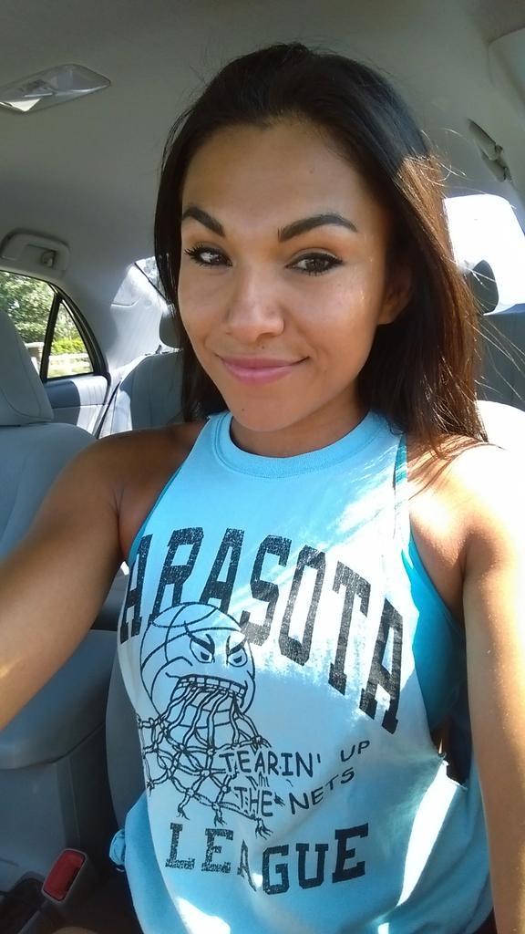Wendy_Rojas_'s tweet photo. Going to my "Happy Hour"! Enjoy your weekend π #dowhatyoulove #fitgirl #friday #fithappyhour #latina #nicoya #nica http://t.co/M8WKTYsKFk