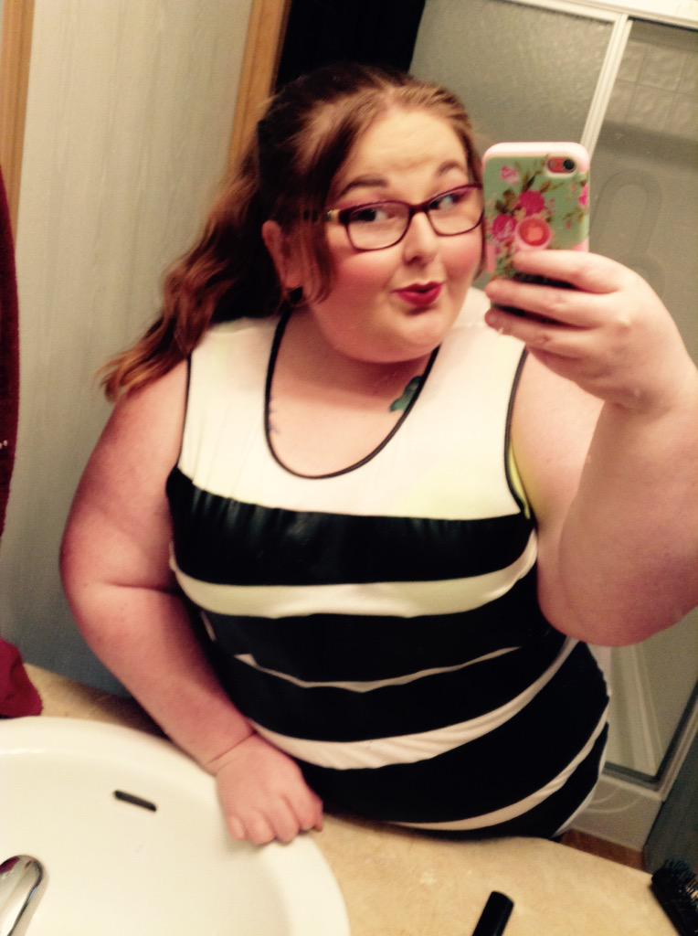 bbwcalicokitten's tweet photo. #effyourbeautystandards #curveswithconfidence #SSBBW  #BBW #hottie #biggirls http://t.co/aGOMxqaTfY
