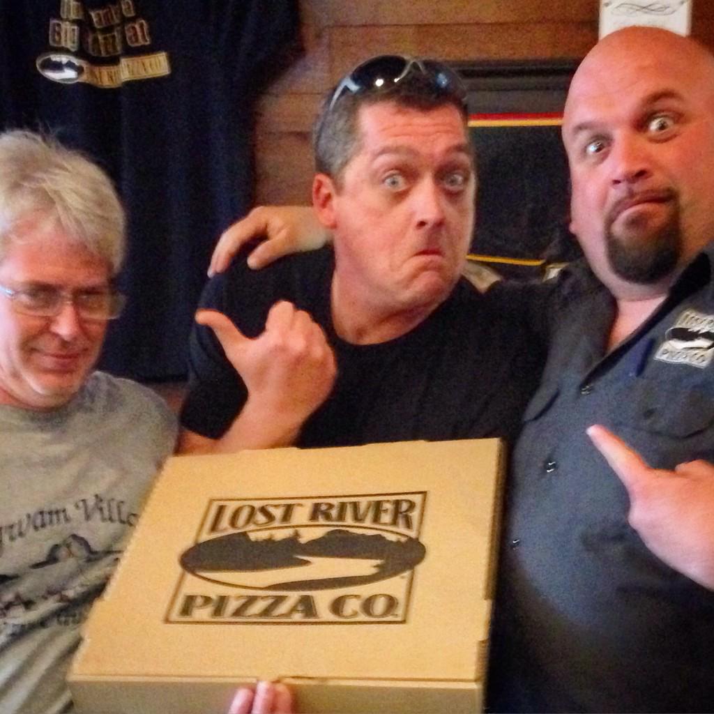 joshhampton's tweet photo. Free Cheese Sticks @lostriverpizza -valid #ButlerCountyKY I.D. (w/signature pizza.) #WLBQ #MorgantownKY #BGKY http://t.co/TIIXQVkS3A