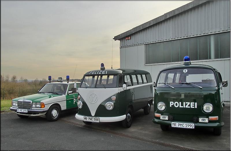 Polizeioldtimer's tweet photo. Samstag #rollendes #Museum Nach der #Galerien in #Wiesbaden mit #Polizeioldtimern aus #Marburg http://t.co/GodM4ELxvy http://t.co/68tYNcwRE2