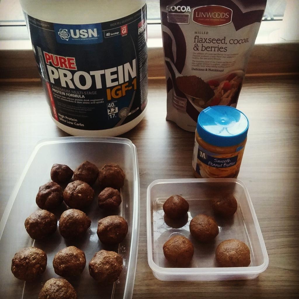 ActivityX_UK's tweet photo. Yummy #protein balls #snack #whey #peanutbutter #flaxseed #cocoa @USN_UK #recipeoftheday #prepostworkout http://t.co/i5jx5K5aQF