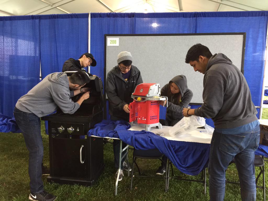 BarbecueBlues's tweet photo. Barbecue Blues team are setting up early before the big #EPA National Sustainable Design Expo. #ParticulatesMatter http://t.co/YnuE32TOQl