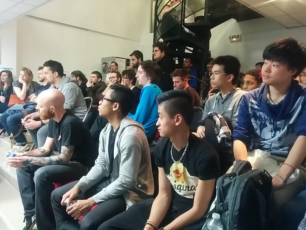 ecolemultimedia's tweet image. 15min de réflexion,30 sec. pr présenter son pitch,les groupes se forment,les idées se mettent en place!#HTML5GAMEJAM