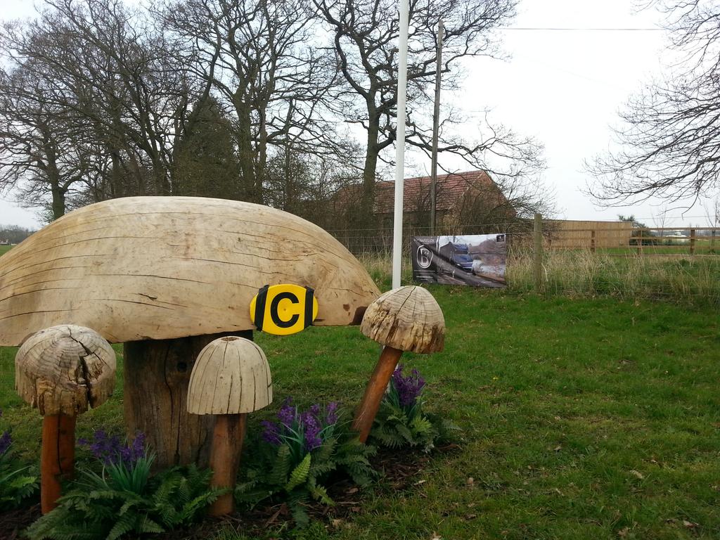BaronHalpenny's tweet photo. Getting ready for #NDHT15 #HorseHour #lincsconnect #Lincolnshire @BEVolunteers ... we're all ready for Eventing. http://t.co/iy5I7nM5Hf