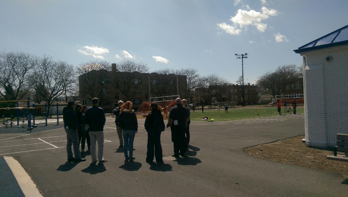 DonaldMorrill's tweet image. Visitors from Texas learn about school and neighborhood transformation.