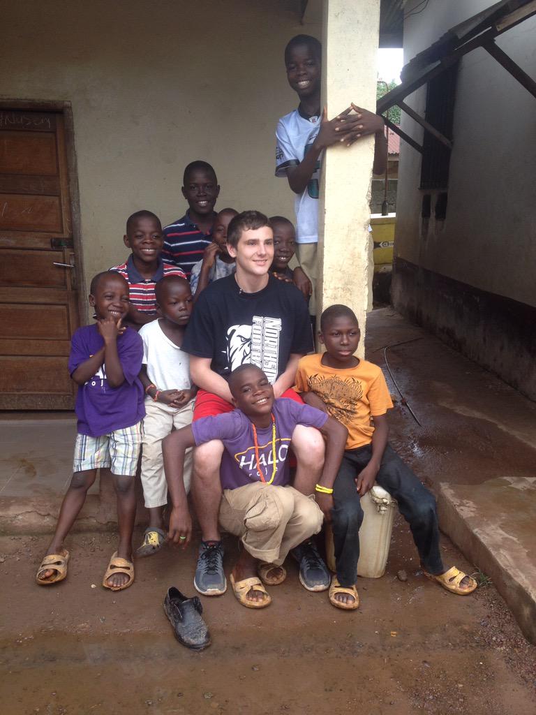 MyHaloProject's tweet photo. This summer chase gained 42 of the most wonderful siblings #NationalSiblingsDay http://t.co/IP6GjqNkhO