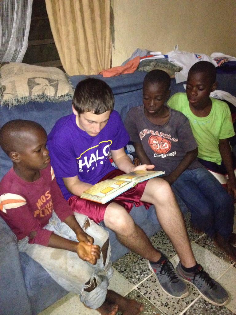 MyHaloProject's tweet photo. This summer chase gained 42 of the most wonderful siblings #NationalSiblingsDay http://t.co/IP6GjqNkhO