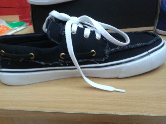 rizkyrachmat709's tweet photo. Vans 089654999168/ 544CF6B9 http://t.co/FiIrtshThT