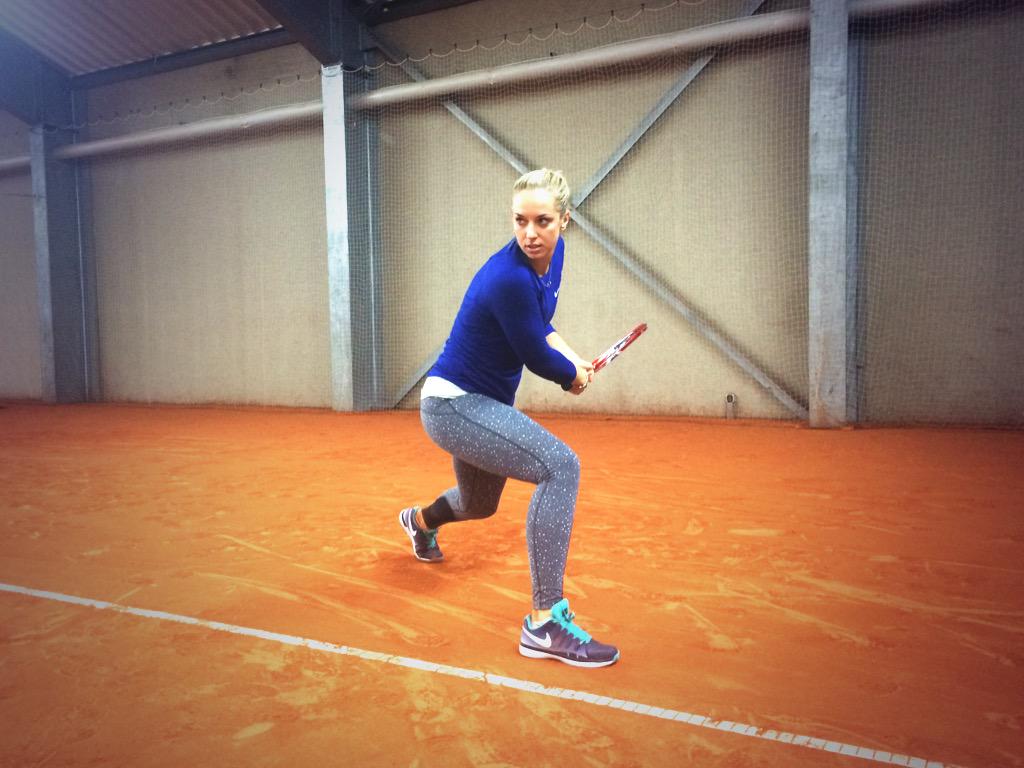 sabinelisicki's tweet photo. It's back on the dirt again...Time to slide around the court 😎 #thattimeoftheyearagain #FedCupnext http://t.co/Cr8kxSqNUf