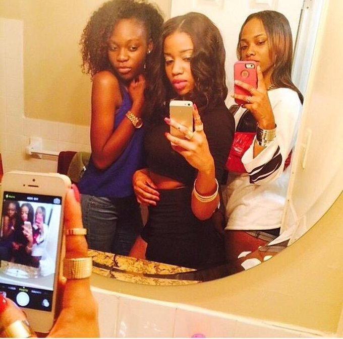 Watch brit.'s leaked NSFW photo on TwXstars