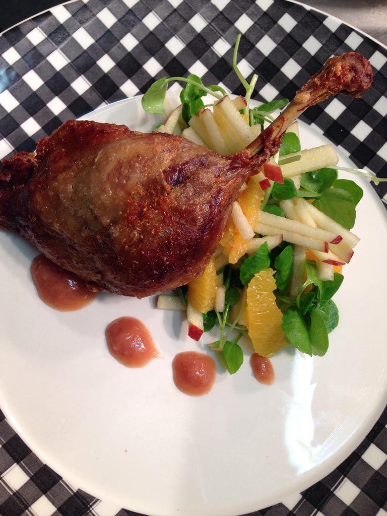 FrogAndWicket's tweet image. Tonight&apos;s extra special crispy duck with Apple and orange salad and rhubarb chutney #freshforspring #duck