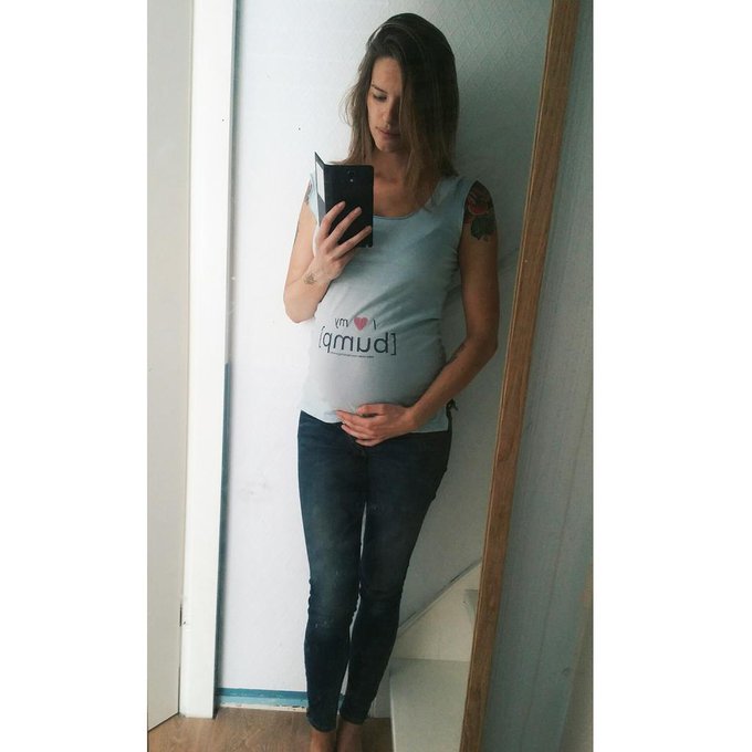 Trotse mama, 31.4 weken #Pregnant #Zwanger #Babybump http://t.co/tdZkiCptni<a href="/tag/pregnant"class="tags">#Pregnant</a><a href="/tag/zwanger"class="tags">#Zwanger</a><a href="/tag/babybump"class="tags">#Babybump</a>