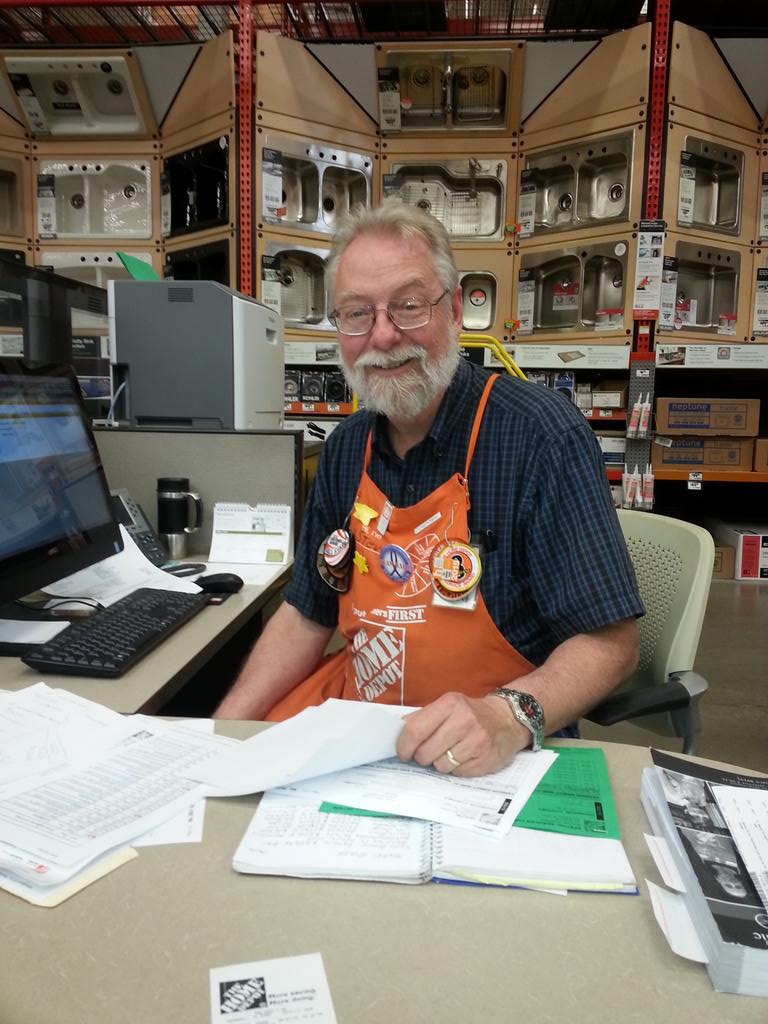 TomTlc12260's tweet photo. Steven made a huge sale http://t.co/2lWn7tHDy9