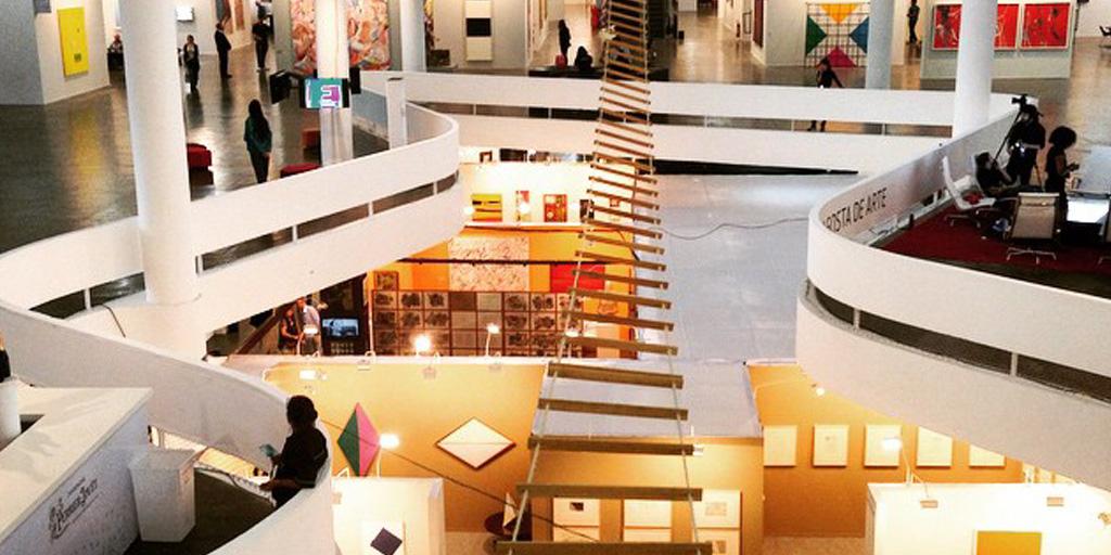 SothebysInst's tweet photo. View of Pavilhão Ciccillo Matarazzo at São Paulo International Art Fair. #siaabroad #SPArte #studentphoto http://t.co/yw77F2JDW6