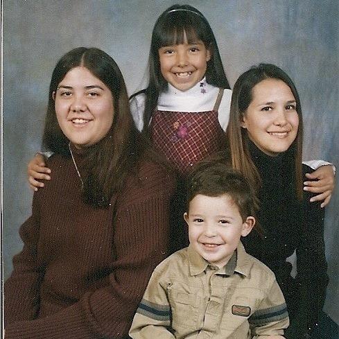 mandsmind's tweet photo. Happy #NationalSiblingsDay to my beautiful, smart, and fun brother and sisters! #sibbies #carrillokids @sarahh_bc http://t.co/1iZjUrGsVL