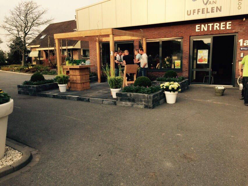 Kom Dit zien! Het gezellige #terras  bij <a href="/kom_in_de_kas/">Kom in de Kas | Hét grootste glastuinbouwevenement</a> is mede mogelijk gemaakt door  <a href="/TuinTerrasWest/">Tuin&Terras Westland</a>