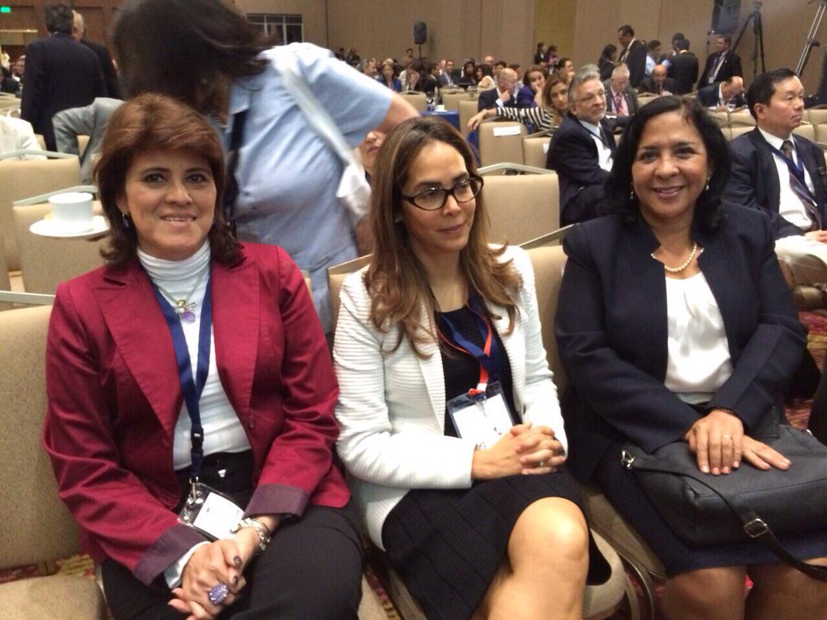 UCooperativaCol's tweet photo. Participantes en Foro de Rectores de Las América @RectoriaUCC @GinaParody @Meduca_Panama || #CumbreDeLasAméricas http://t.co/4HwmRSeg6L