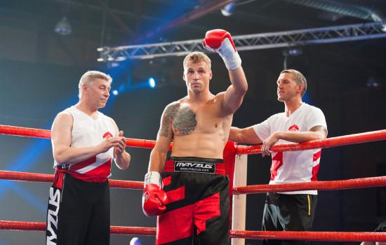 Sportacentrs's tweet photo. Briedis ar tehnisko nokautu ceturtajā raundā sakauj Blaški http://t.co/AgNaoOmiCG http://t.co/S9qYAWUfVp