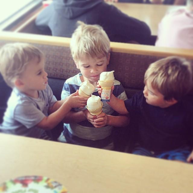 qblake2002's tweet photo. “@DairyQueen: Cheers! It's #NationalSiblingsDay. (Don't forget to share.) #ConeWithMe http://t.co/tXT9Dr44Vl”
